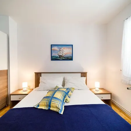 Apartament Anton Krk Town