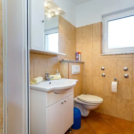 Anton דירה קרק